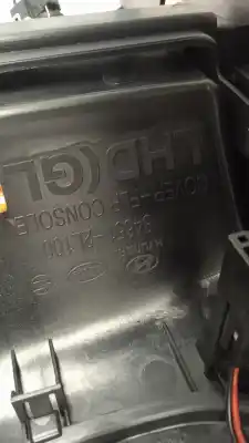 Автозапчастина б/у центральний подлокник для hyundai i30cw 1.6 crdi cat посилання на oem iam 846512l100  
