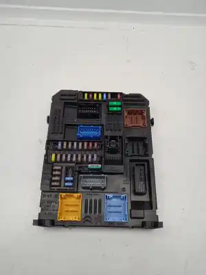 Peça sobressalente para automóvel em segunda mão caixa de fusíveis e relés por ds 3 crossback so chic referências oem iam 9832880380
