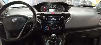 Автозапчастина б/у панель приладів для lancia ypsilon (402) 1.2 cat посилання на oem iam 735534418  