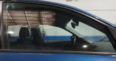 Peça sobressalente para automóvel em segunda mão vidro dianteiro direito por bmw serie 1 berlina (e81/e87) 2.0 16v diesel cat referências oem iam 43r001582