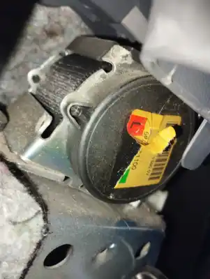 Peça sobressalente para automóvel em segunda mão cinto de segurança traseiro esquerdo por bmw serie 1 berlina (e81/e87) 2.0 16v diesel cat referências oem iam 607051100