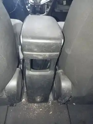 Автозапчастина б/у центральний подлокник для toyota verso (_r2_) 2.0 d-4d (aur20_) посилання на oem iam 