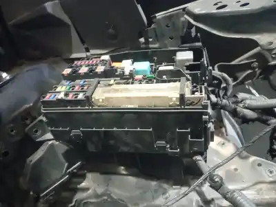 Pièce détachée automobile d'occasion boîtes à fusibles pour toyota verso (_r2_) 2.0 d-4d (aur20_) références oem iam   