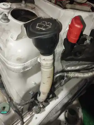 Peça sobressalente para automóvel em segunda mão depósito do limpa vidros por bmw serie 1 berlina (e81/e87) 2.0 turbodiesel cat referências oem iam 