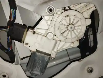 Peça sobressalente para automóvel em segunda mão elevador de vidros dianteiro direito por bmw serie 1 berlina (e81/e87) 2.0 turbodiesel cat referências oem iam 6927028