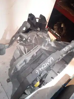 Second-hand car spare part gearbox for land rover freelander 2.0 td4 cat oem iam references 40t32  