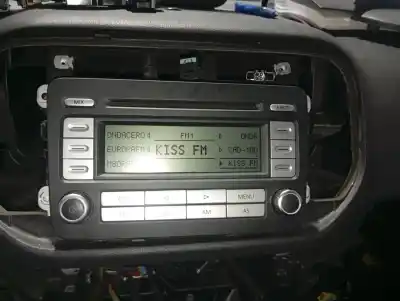 İkinci el araba yedek parçası SES SISTEMI / RADYO CD için VOLKSWAGEN GOLF PLUS V (5M1, 521)  OEM IAM referansları 5M0035186B  