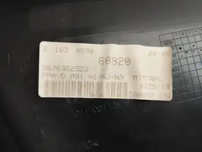 Tweedehands auto-onderdeel BEKLEDING RECHTS VOORDEUR voor PEUGEOT 208 I (CA_, CC_)  OEM IAM-referenties 96763525ZD  