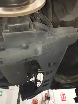 Peça sobressalente para automóvel em segunda mão charrió / suporte de eixo de trás por renault laguna iii privilege referências oem iam 555010289r