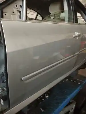 Peça sobressalente para automóvel em segunda mão porta da frente esquerda por renault laguna iii privilege referências oem iam 801010025r