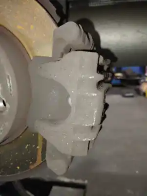 Peça sobressalente para automóvel em segunda mão pinça de travão traseira esquerda por skoda fabia combi (5j5) 1.6 tdi 75 cv / 55 kw referências oem iam 6r0615423