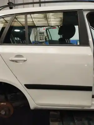 Peça sobressalente para automóvel em segunda mão porta do automóvel traseira direita por skoda fabia combi (5j5) 1.6 tdi 75 cv / 55 kw referências oem iam 5j9833056