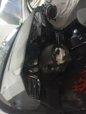 Peça sobressalente para automóvel em segunda mão tablier por citroen c3 1.0 vti referências oem iam 8247f7  