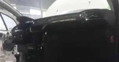 Peça sobressalente para automóvel em segunda mão tablier por citroen c3 1.0 vti referências oem iam 8247f7  