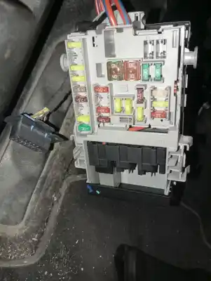 Peça sobressalente para automóvel em segunda mão caixa de fusíveis e relés por opel astra j lim. 2.0 16v cdti referências oem iam 13222786