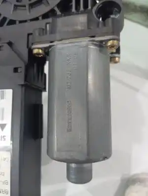 Piesă de schimb auto la mâna a doua MECANISM ACȚIONARE GEAM FAȚÃ DREAPTA pentru AUDI A4 B6 (8E2)  Referințe OEM IAM 102236XXX  