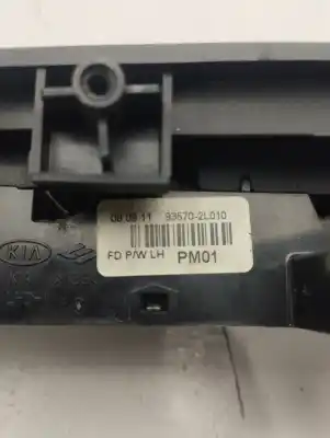 Peça sobressalente para automóvel em segunda mão botão / interruptor elevador vidro dianteiro esquerdo por hyundai i30cw 1.6 crdi cat referências oem iam 935702l010  