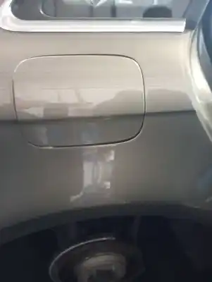 Автозапчастина б/у зовнішній пливний колпак для audi a4 b8 (8k2) 2.0 tdi посилання на oem iam 8k0809907  