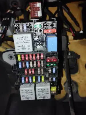 Pezzo di ricambio per auto di seconda mano scatola relè/fusibili per renault clio iv expression riferimenti oem iam 2240182868r