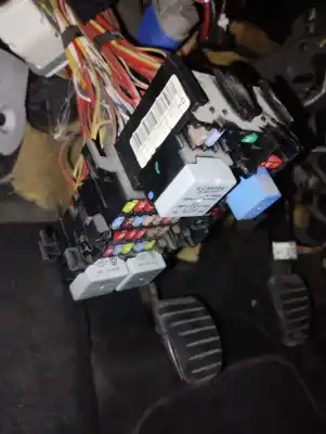 Second-hand car spare part fuse box unit for renault clio iv expression oem iam references 2240182868r  