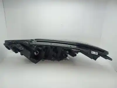 Pièce détachée automobile d'occasion FEU DROIT pour TOYOTA C-HR  Références OEM IAM 81110F422000  