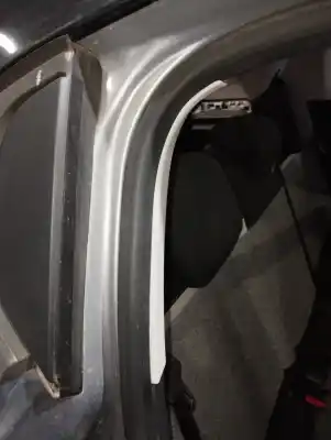 Peça sobressalente para automóvel em segunda mão junta vedante da porta por citroen c3 elle referências oem iam 9813059680