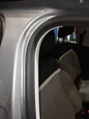 Peça sobressalente para automóvel em segunda mão junta vedante da porta por citroen c3 elle referências oem iam 9813059580