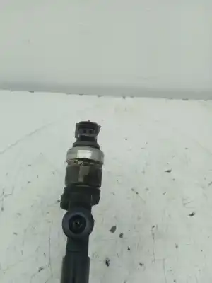 Second-hand car spare part injector for mazda 5 berl. (cr) 2.0 crtd active+ (105kw) oem iam references rf7j13h50  