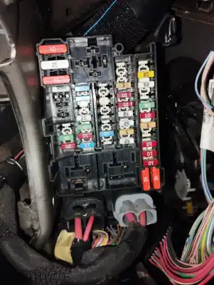 Автозапчасти б/у блок реле/предохранителей за renault scenic iii grand dynamique ссылки oem iam 18013301d