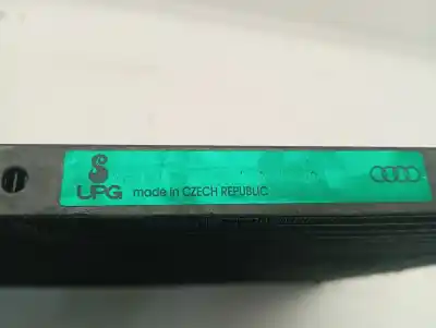 Pezzo di ricambio per auto di seconda mano condensatore / radiatore aria condizionata per audi a4 b8 (8k2) 2.0 tdi riferimenti oem iam 8k0260403af  
