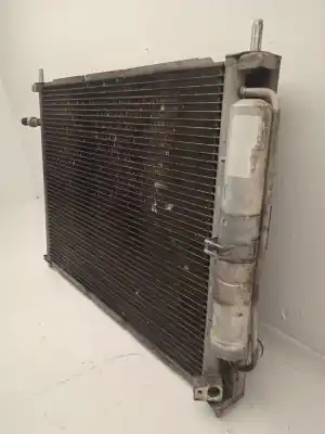 Автозапчастина б/у водяний радіатор для RENAULT CLIO III Expression Посилання на OEM IAM 8200688390  