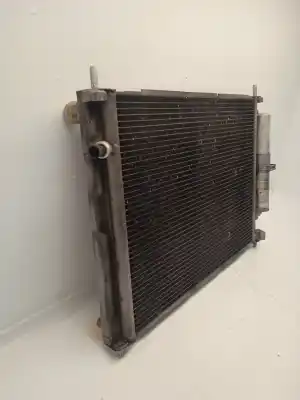 Peça sobressalente para automóvel em segunda mão radiador de água por renault clio iii expression referências oem iam 8200688390  