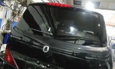 Автозапчастина б/у загальні двері для ssangyong rodius xdi посилання на oem iam 6401121101  