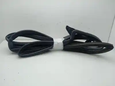 Second-hand car spare part Rubber Door Seal for SSANGYONG RODIUS Xdi OEM IAM references 7213021000  
