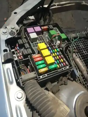 Piesă de schimb auto la mâna a doua PANOU SIGURANȚE pentru OPEL TIGRA TWINTOP (X04)  Referințe OEM IAM   