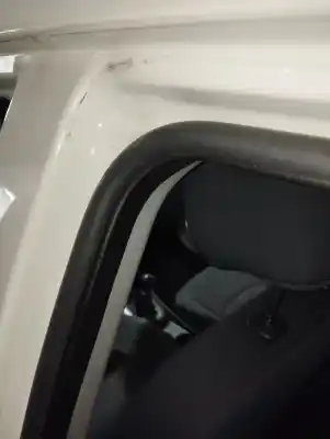 Peça sobressalente para automóvel em segunda mão junta vedante da porta por kia rio drive referências oem iam 831101w200  