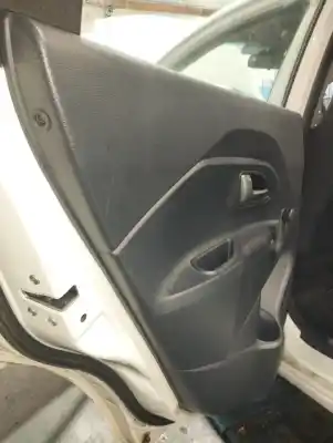 Peça sobressalente para automóvel em segunda mão forra / revestimento da porta traseira esquerda por kia rio drive referências oem iam 833071w200hu  