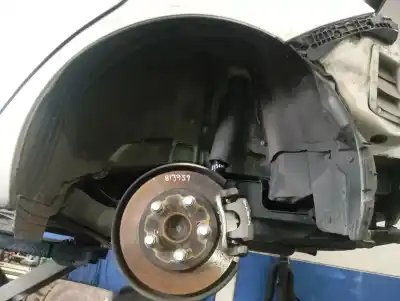 Peça sobressalente para automóvel em segunda mão cave de roda traseira esquerda por toyota auris hybrid active referências oem iam 6563802040
