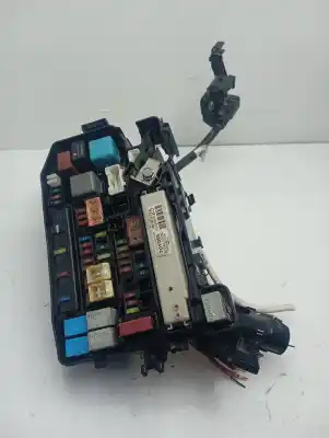 Peça sobressalente para automóvel em segunda mão caixa de fusíveis e relés por toyota auris hybrid active referências oem iam 8264112280