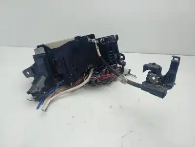 Peça sobressalente para automóvel em segunda mão caixa de fusíveis e relés por toyota auris hybrid active referências oem iam 8264112280  