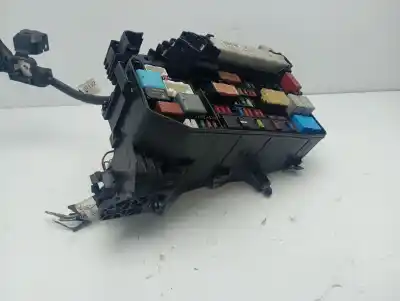 Peça sobressalente para automóvel em segunda mão caixa de fusíveis e relés por toyota auris hybrid active referências oem iam 8264112280  