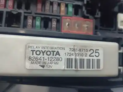 Peça sobressalente para automóvel em segunda mão caixa de fusíveis e relés por toyota auris hybrid active referências oem iam 8264112280  