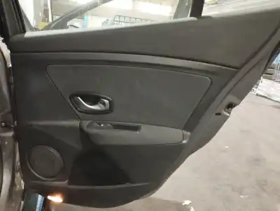 Peça sobressalente para automóvel em segunda mão forra / revestimento da porta traseira direita por renault megane iii berlina 5 p dynamique referências oem iam 829a00089r