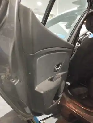 Pezzo di ricambio per auto di seconda mano rivestimento portiera posteriore sinistra per renault megane iii berlina 5 p dynamique riferimenti oem iam 829a10126r