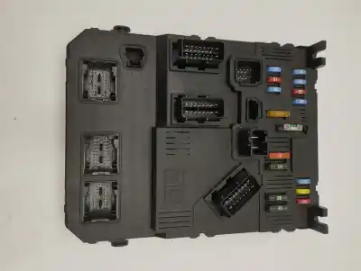 Pezzo di ricambio per auto di seconda mano scatola relè/fusibili per peugeot 1007 sport riferimenti oem iam 9659579180