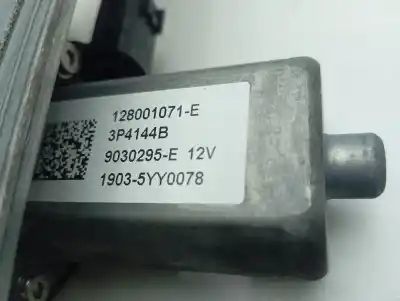 Peça sobressalente para automóvel em segunda mão elevador de vidros dianteiro direito por renault clio iv dynamique referências oem iam 807205569r  
