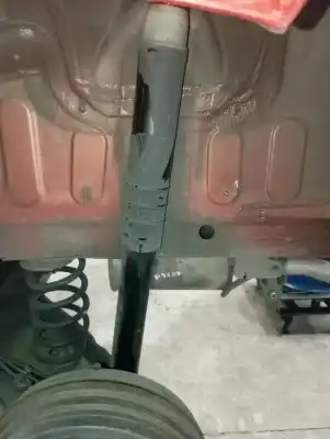 Peça sobressalente para automóvel em segunda mão amortecedor traseiro esquerdo por renault clio iv dynamique referências oem iam 562109815r  