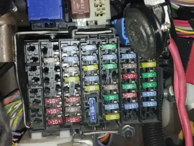 Second-hand car spare part fuse box unit for renault twingo gt oem iam references   