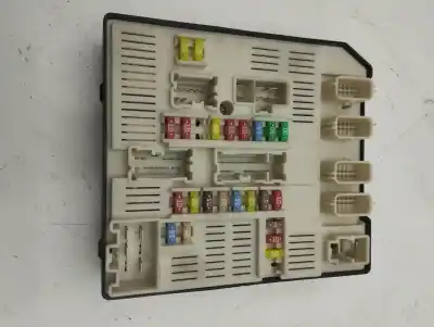 Peça sobressalente para automóvel em segunda mão caixa de fusíveis e relés por renault megane iii berlina 5 p dynamique referências oem iam 284b60008r
