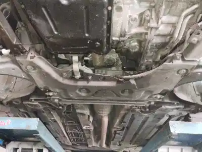 Peça sobressalente para automóvel em segunda mão charrió / suporte de eixo dianteiro por renault laguna iii initiale referências oem iam 544012760r  